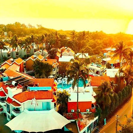 Whispering Palms Beach Resort Candolim Exterior photo